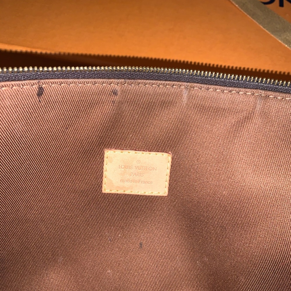 Louis Vuitton Voyage Pm Pouch (looks brand new) - Picture 6 of 8
